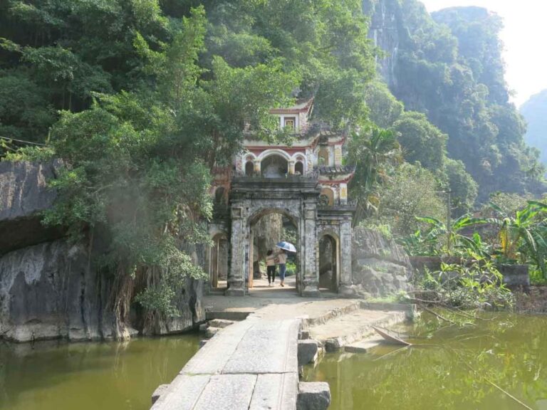 ninh-binh-tour-lilys-bich-dong