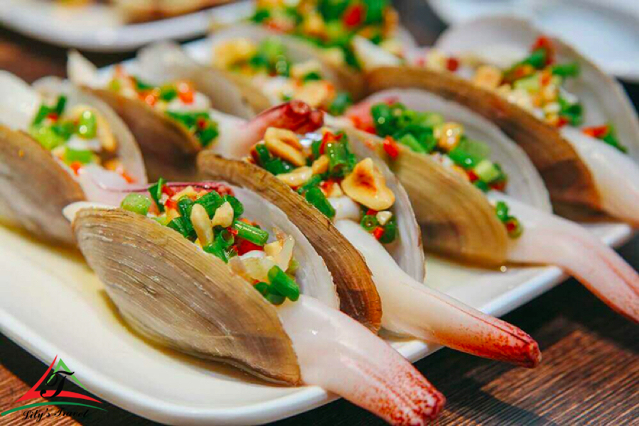 Geoduck -Â Source: Internet