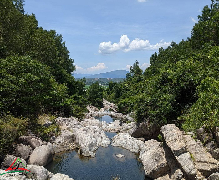 Mo River is a famous eco-tourism area in Da Nang
