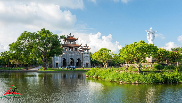 Phat Diem Cathedral, Ninh Binh: Must-Visit Church In Vietnam