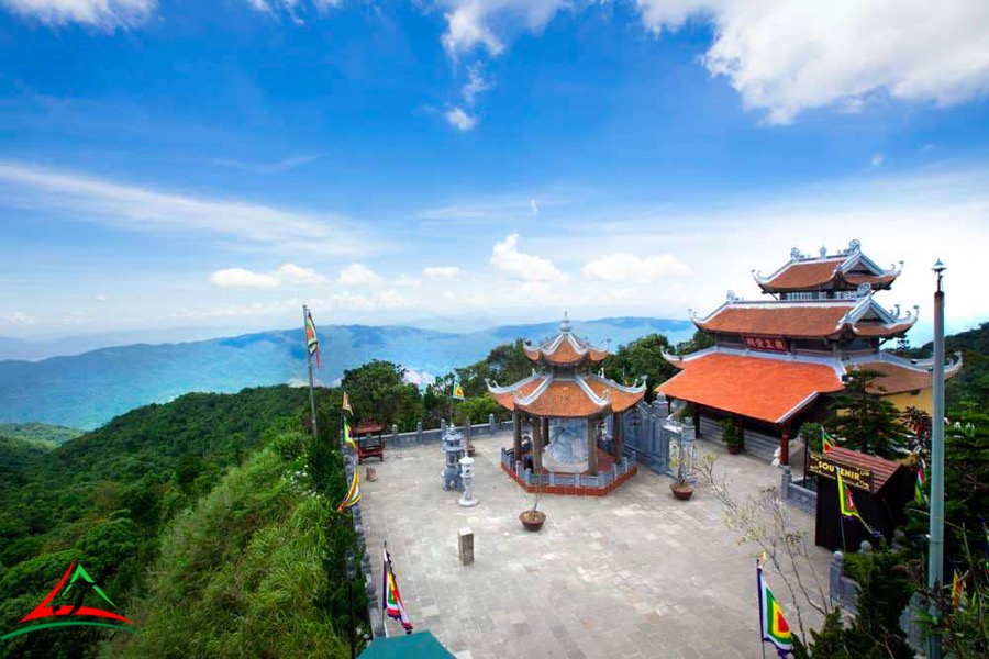 Mau Thuong Ngan Temple is a place where heaven and earth harmonize, yin and yang converge, that is suitable for spiritual pilgrimages to Ba Na Hills.
