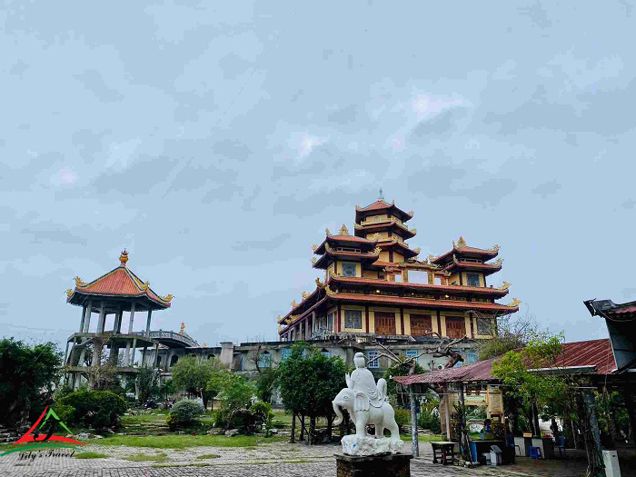 Quan Am pagoda