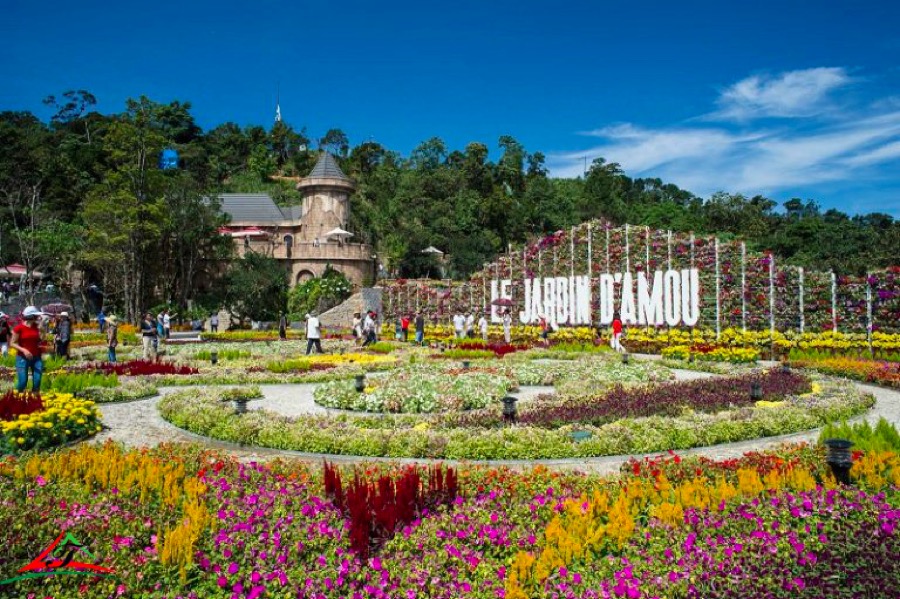 The area of Le Jardin D'Amour Gardens is about 21.000 m2