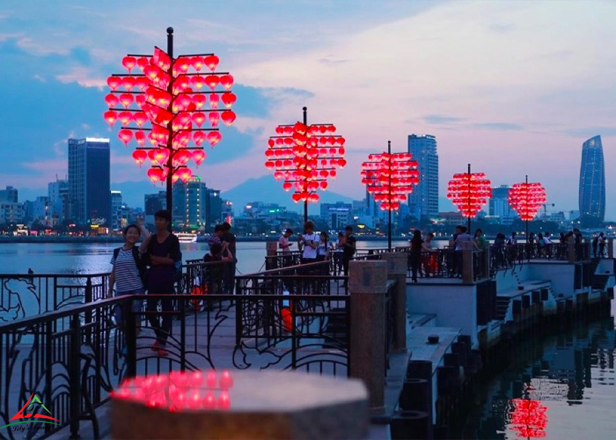 Love Lock Bridge Da Nang 3