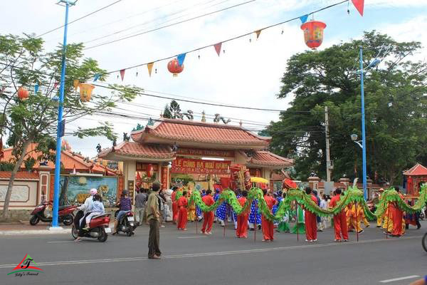 Than Thang Tam Temple Festival
