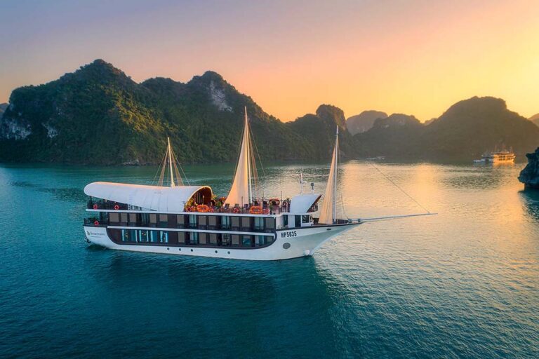Halong Bay Vietnam tourism: All information of tours for you (Part 2)