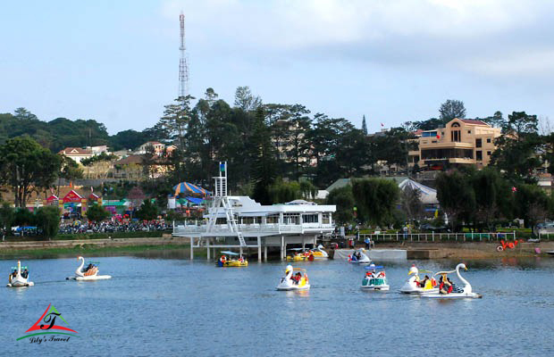 Xuan Huong Lake