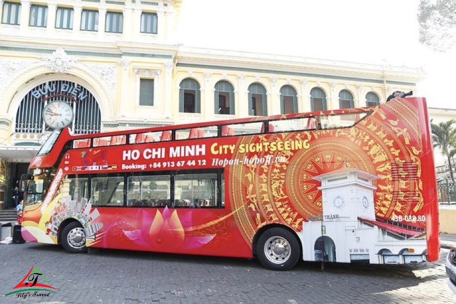 Ho Chi Minh City tour on bus