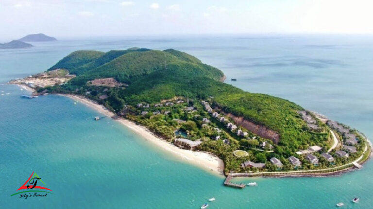 Hon Tam island