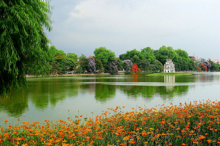 Hoan Kiem Lake