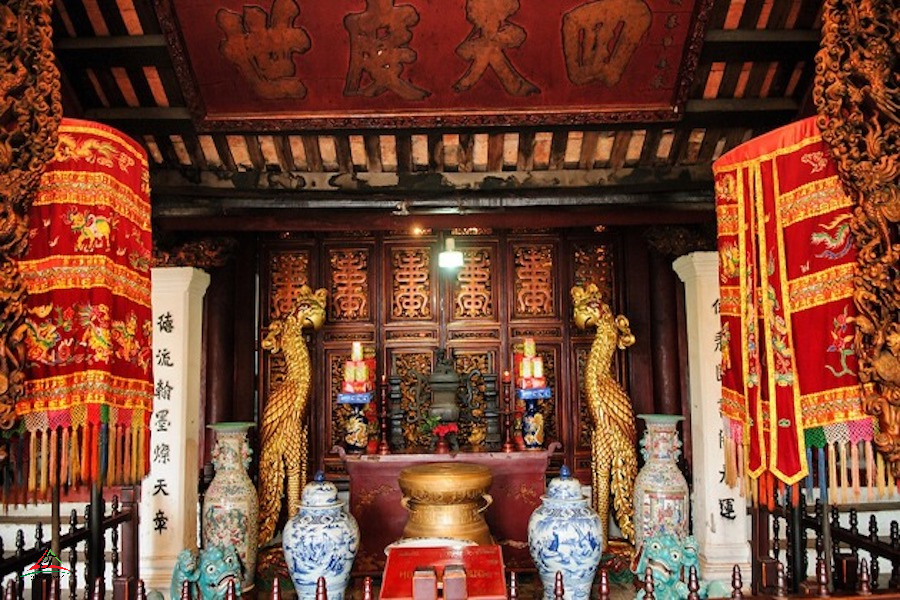 Ngoc Son Temple