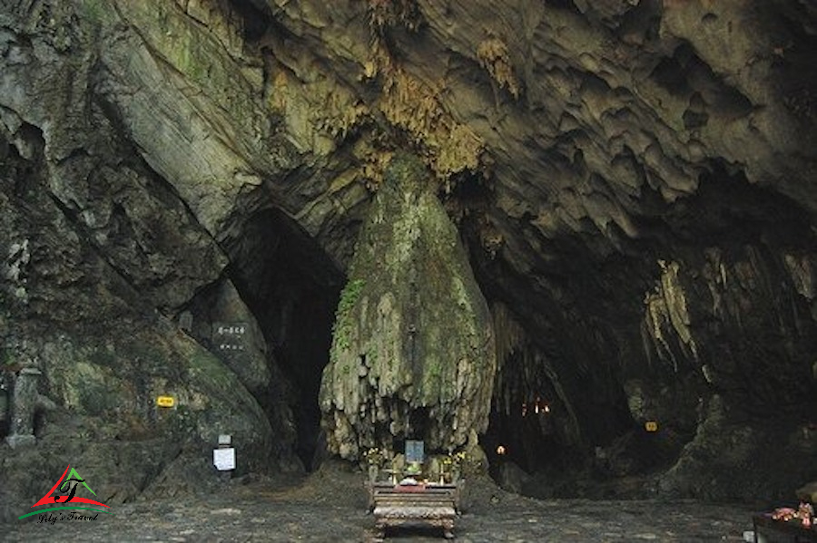 Huong Tich Cave