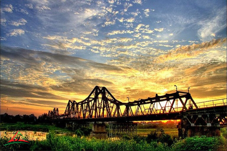 Long Bien Bridge