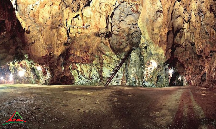 Mo Luong Cave