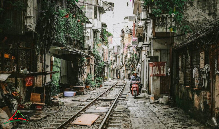 Walking on Hanoi's Old Quarter streets