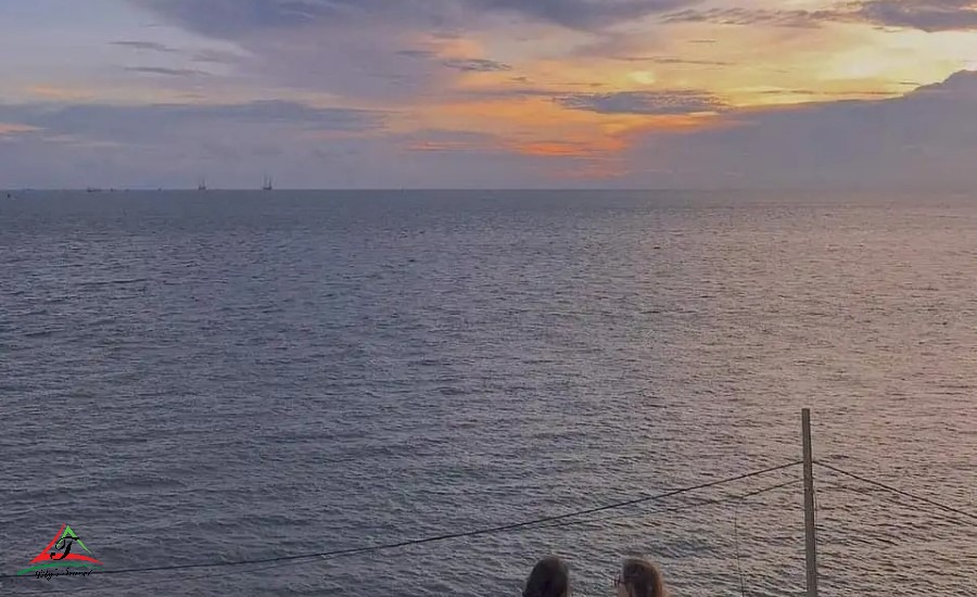 Nghinh Phong Cape