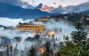 Sapa is home to Phanxipang - the highest peak in Vietnam, often referred to as "the Roof of Indochina."