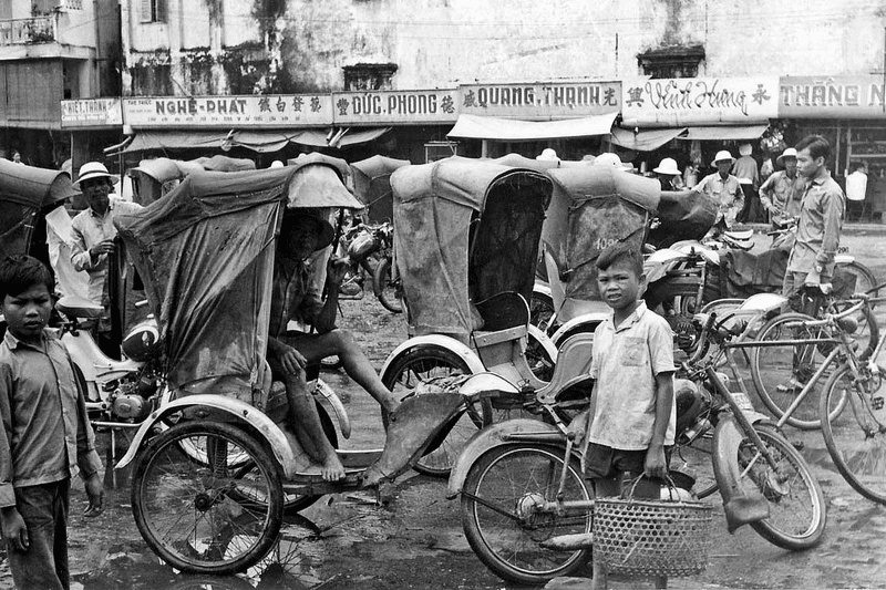 The melancholic melodies might leave you feeling strangely nostalgic and utterly enchanted, a feeling that perfectly captures the essence of Can Tho in Vietnam.