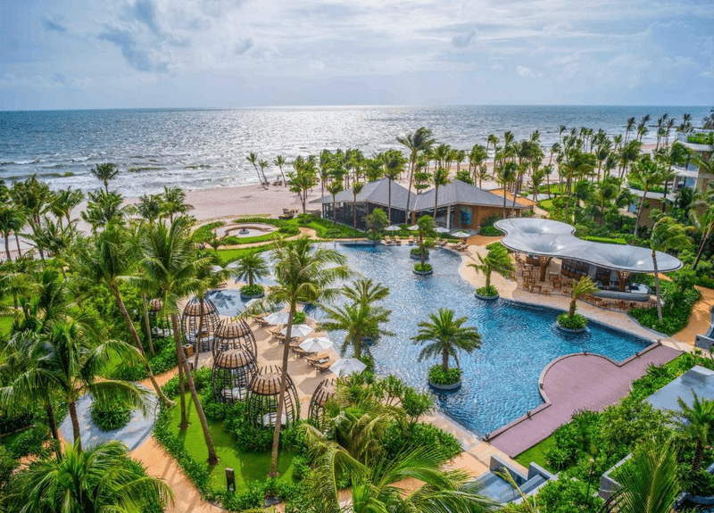 InterContinental Phu Quoc Long Beach Resort (Luxury):