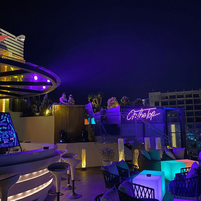 Ibis Style Rooftop Bar