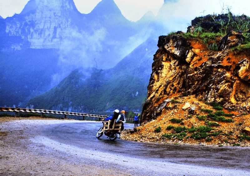 Traveling to Mèo Vạc: Best Routes and Transportation 