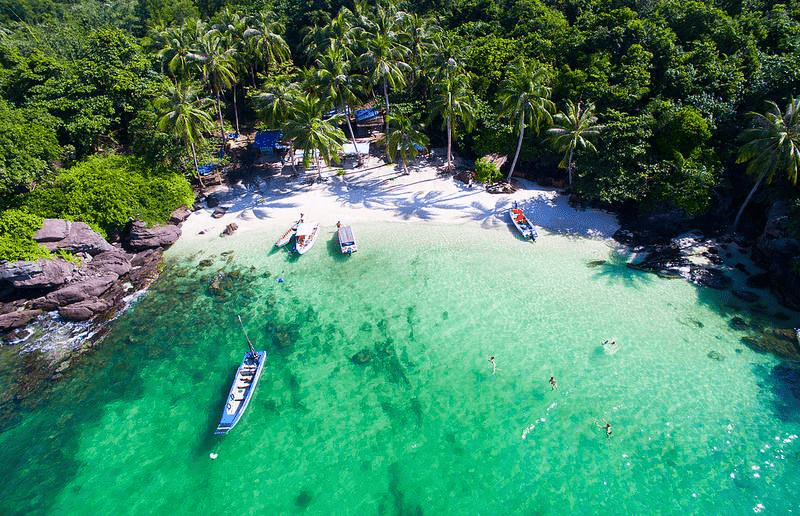 While there are so many Phu Quoc tour packages available, selecting the right one is not always easy. The following are factors to be taken into consideration for an unforgettable trip.