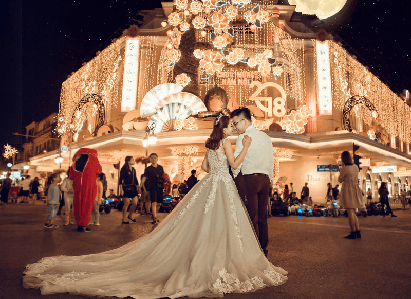 Whether you're a fashion blogger, a travel influencer, or simply love taking photos, Trang Tien Plaza Vietnam is where you get that perfect shot for your next most-liked picture
