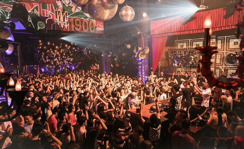 How to Choose the Right Bar in Hanoi Old Quarter