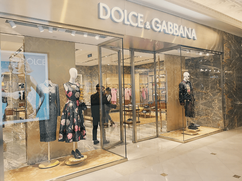 Some of the key luxury brands that you will find at Trang Tien Plaza