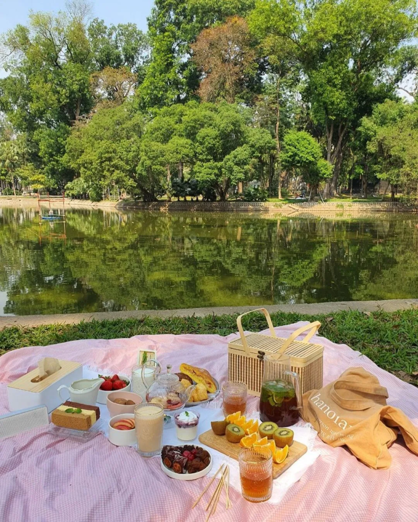 Picnic is one of the favorite activities to do in the garden
