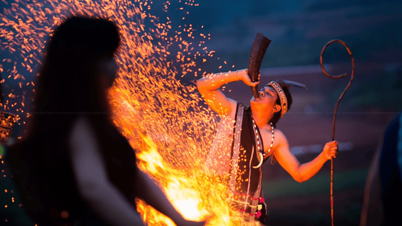 Attend a performance by Gong Chieng artists and learn about the local ethnic culture