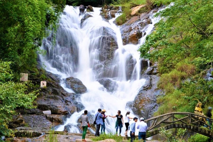 The waterfall is a must-visit place for visitors and adventure-seekers alike.
