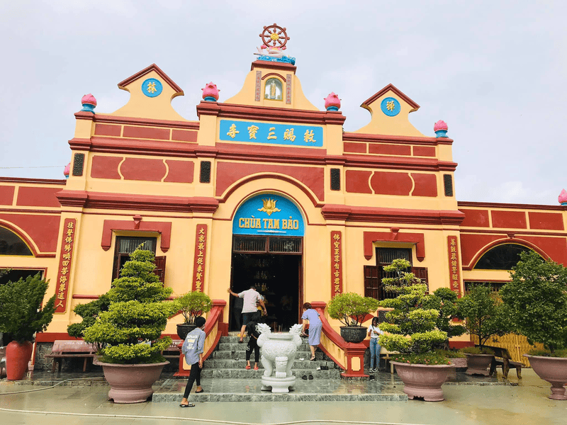 Tam Bao Pagoda: