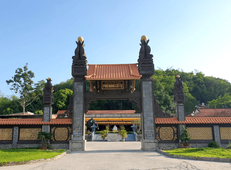 Phu Dung Ancient Pagoda