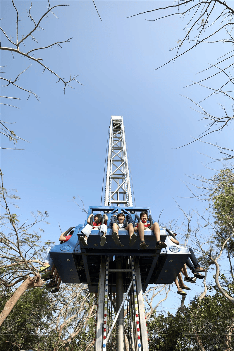 Drop tower