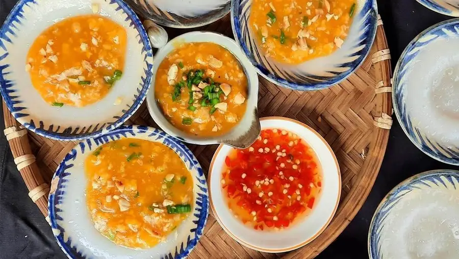 Banh Beo – Steamed rice cakes