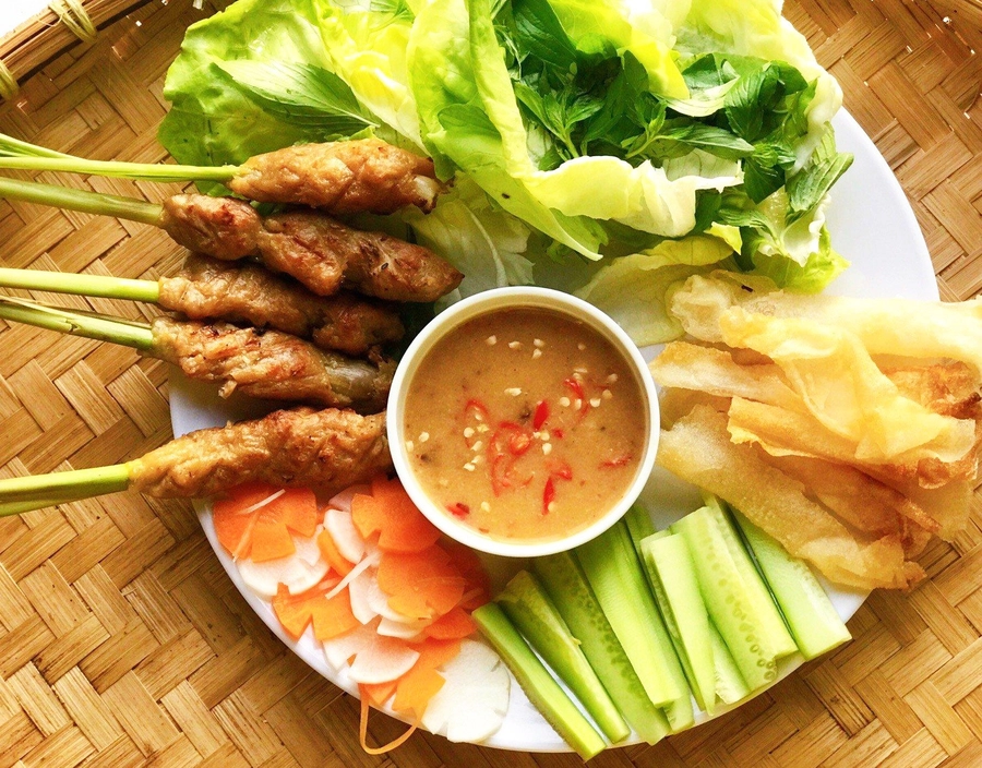 Nem Lui – Hue-style grilled pork skewers