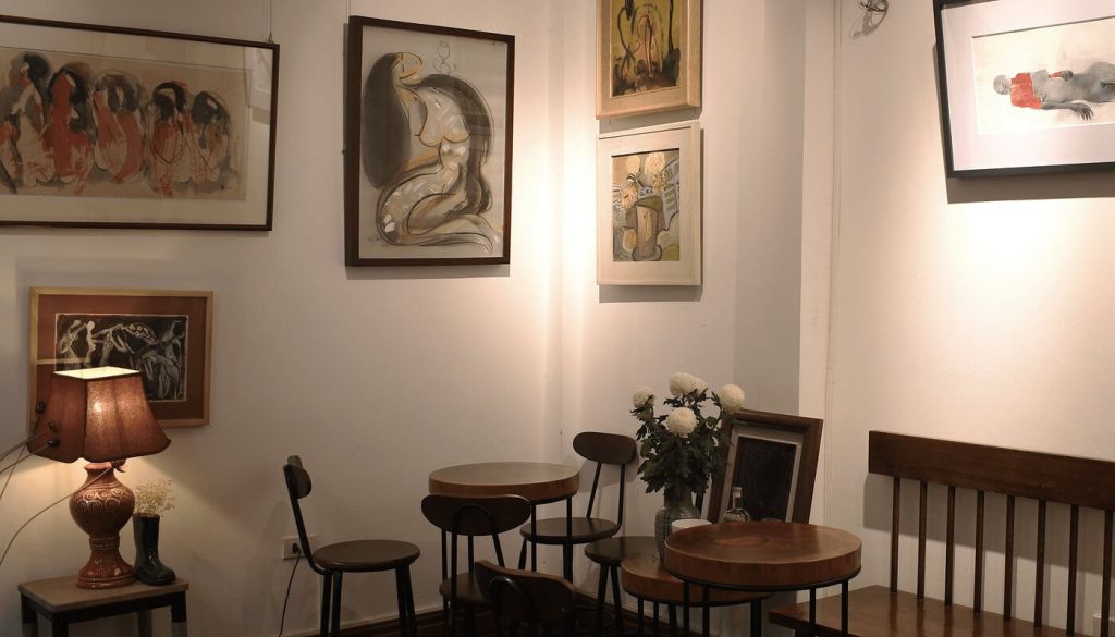 Do Coffee & Art offers a unique experience by combining art and coffee