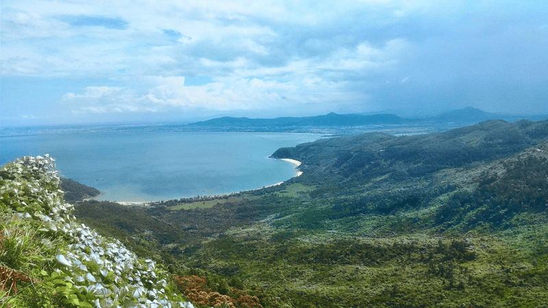 Van Village - A secret sanctuary at the pass's foot