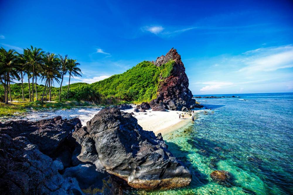 Pristine reefs and clear waters in Ly Son Island