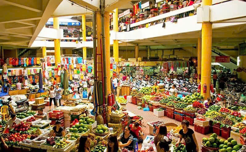 Hanoi Old Quarter market is a showcase of Hanoi’s rich heritage