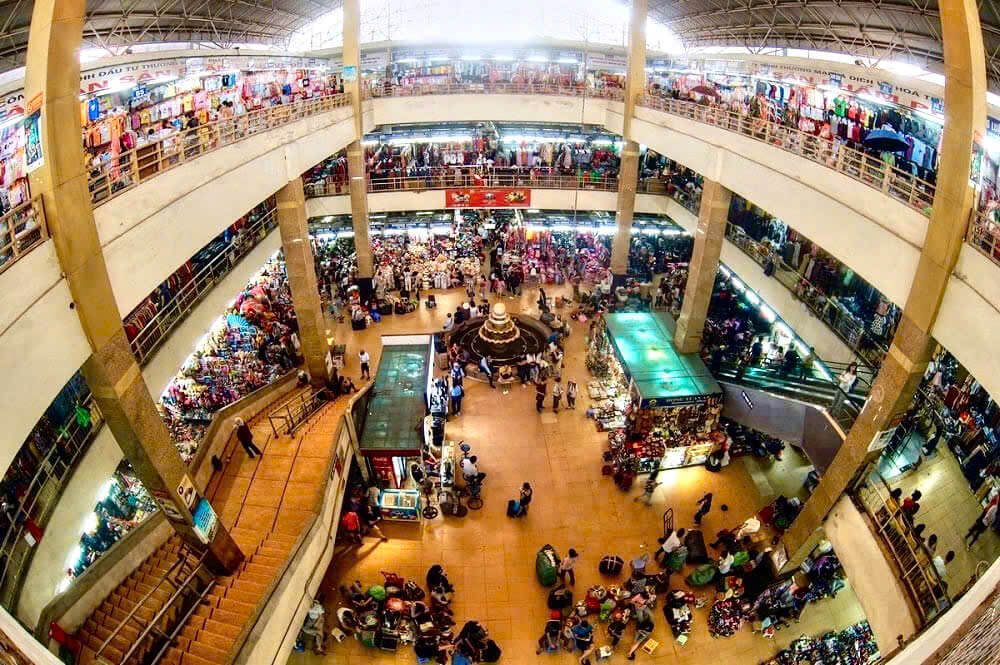 Dong Xuan Market - The largest covered market in Hanoi