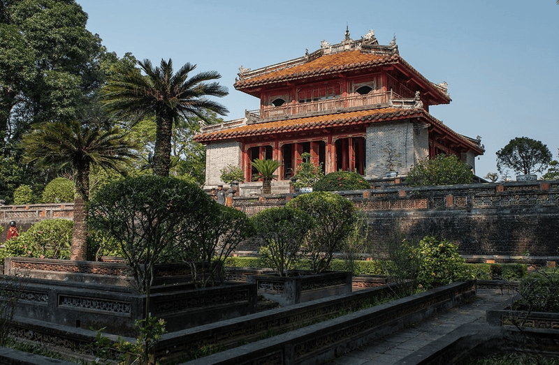 Minh Mang Tomb: Imperial majesty in Hue