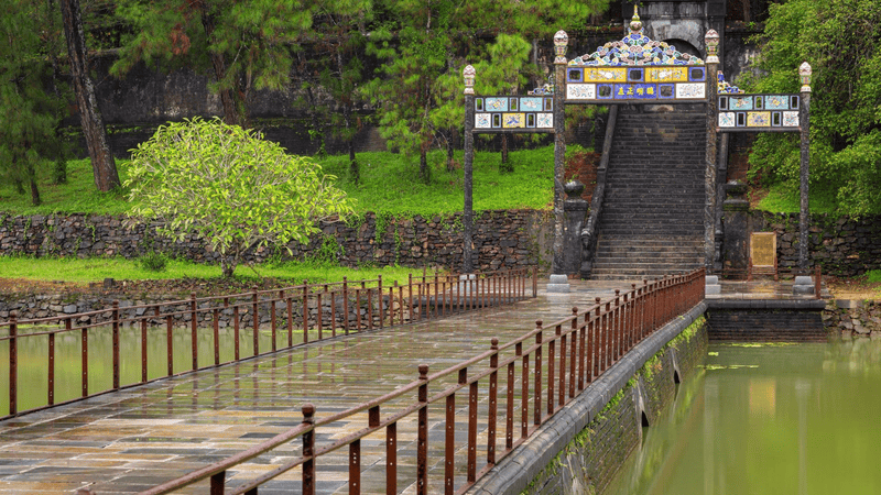 Architecture and layout of Minh Mang Tomb