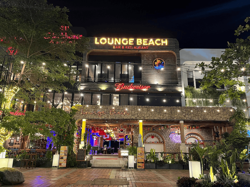 Lounge Beach Bar & Restaurant