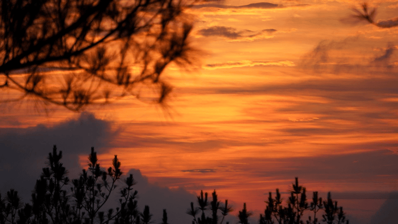  Experience the stunning sunset over Vong Canh Hill