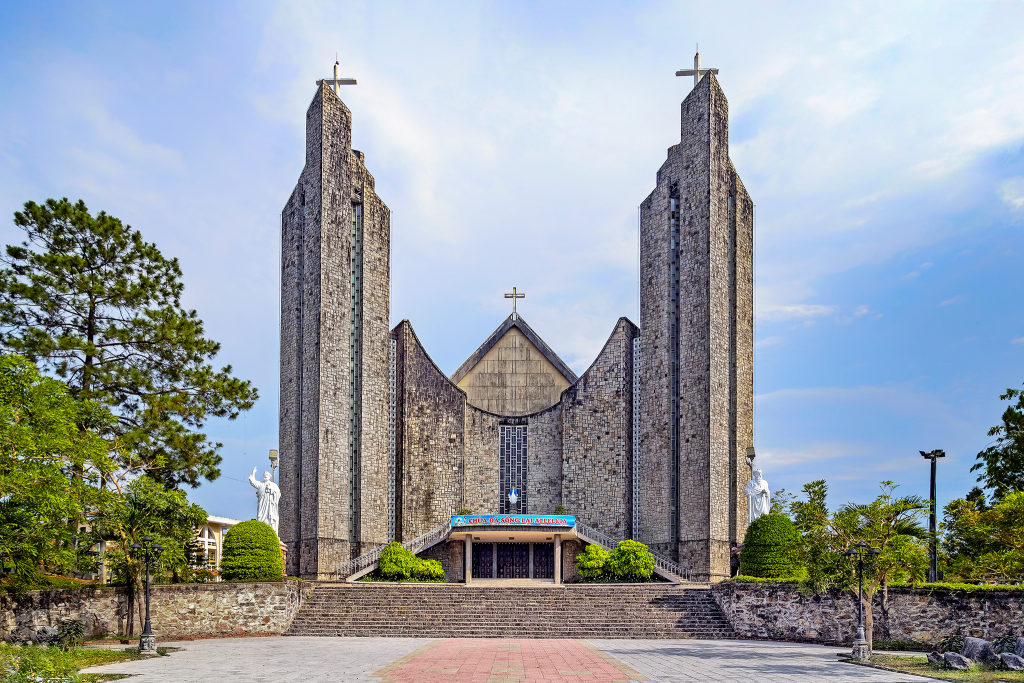 Architectural Features of Phu Cam Cathedral