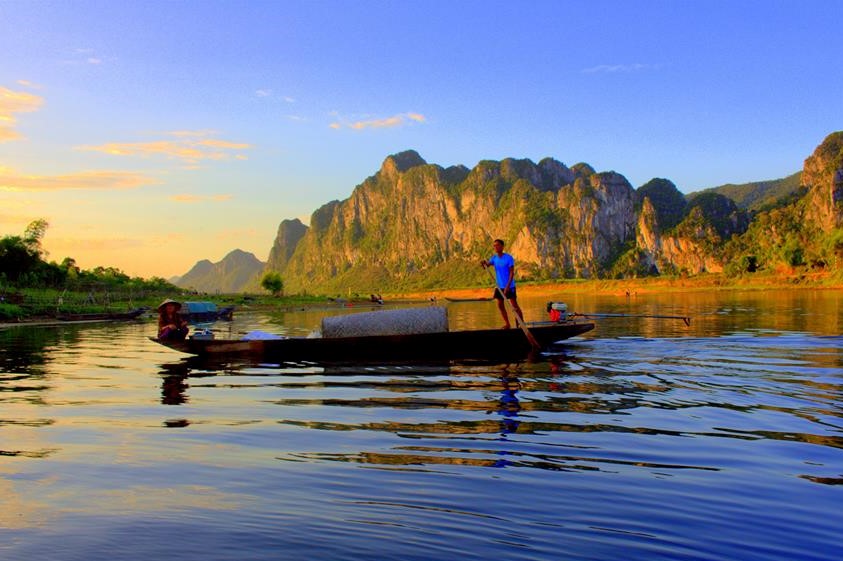 Experience the beauty of the Gianh River by taking a cruise