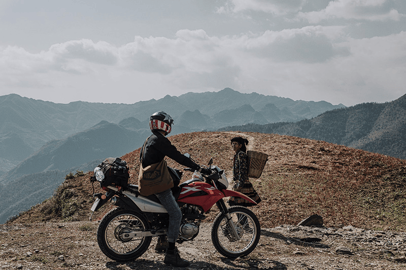 Traveling from Ninh Binh to Pu Luong by motorbike
