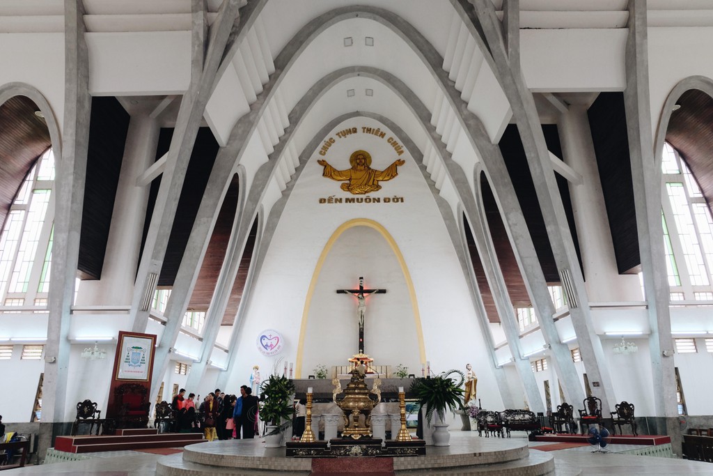 Photography and Best Views of Phu Cam Cathedral